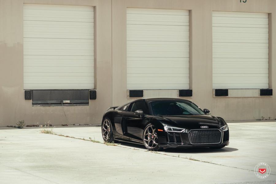  Audi R8 on Vossen Wheels (CG-205) 2016 года  (фото 16 из 16)